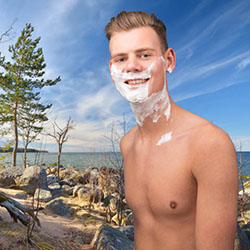 mannen scheren de baard voor het goede doel